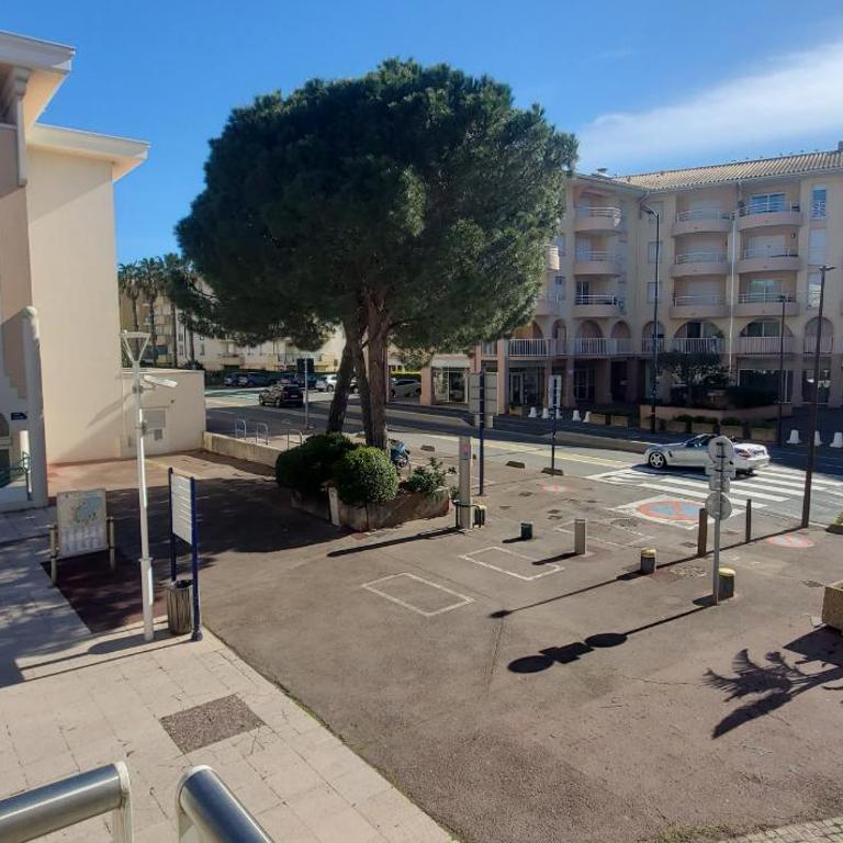 LE NADIR GRAND T2 51m2, 4-5p, Parking - Apartment with Balcony - 26