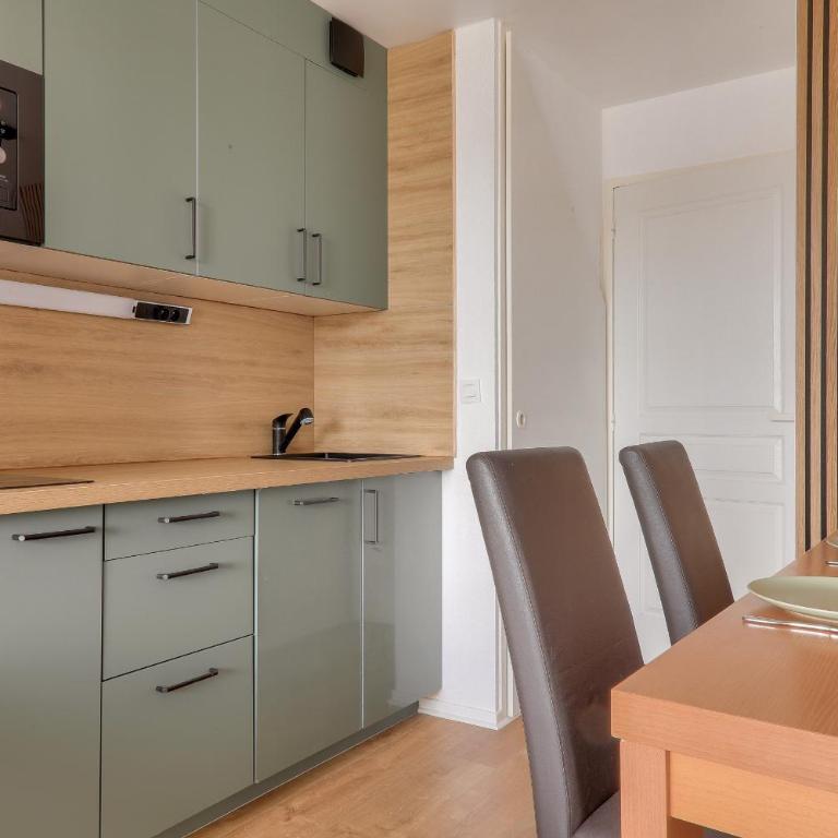 Détente et vue sur le port à Arzon - Appartement - 11