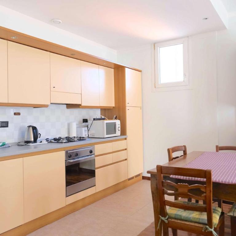 Case VR Holiday - Residenza Leo - Two-Bedroom Apartment - 8