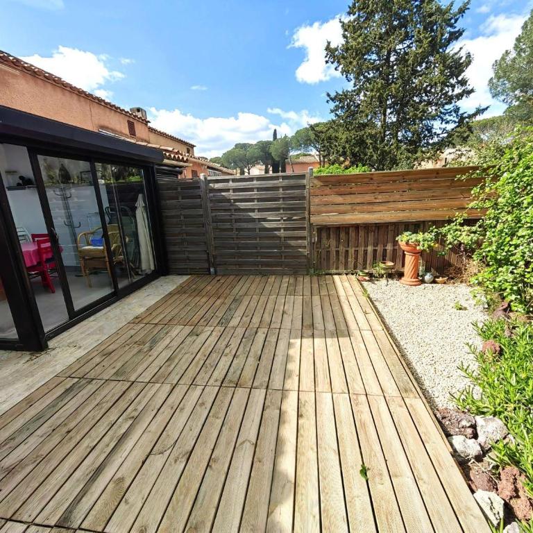 Villa mitoyenne au calme avec parking et piscine commune - FR-1-607-126 - Villa - 18