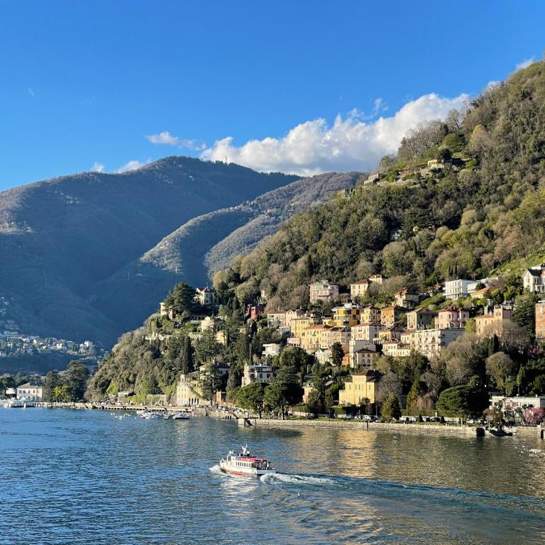 Lake Front View on Viale GENO - Appartamento con Vista Lago - 49