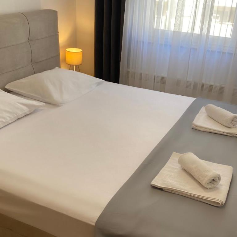 La Perla - One-Bedroom Apartment - 17