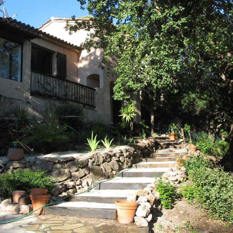 Saint-Raphaël Villa mitoyenne 10 min de la plage - Casa con 2 Camere da Letto - 1