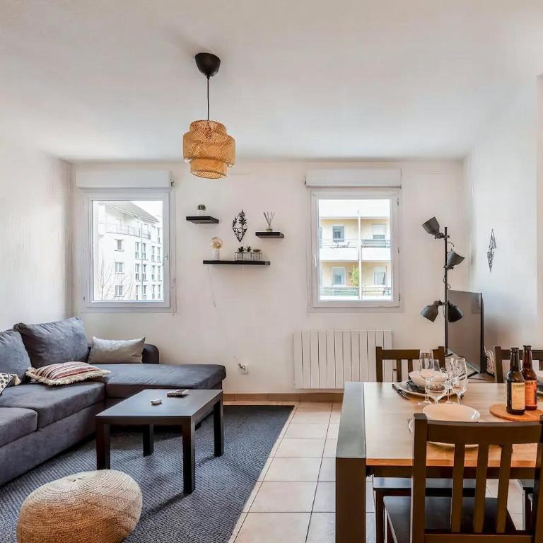 Superbe appartement - Parking Gratuit - 4 Personnes - One-Bedroom Apartment - 12