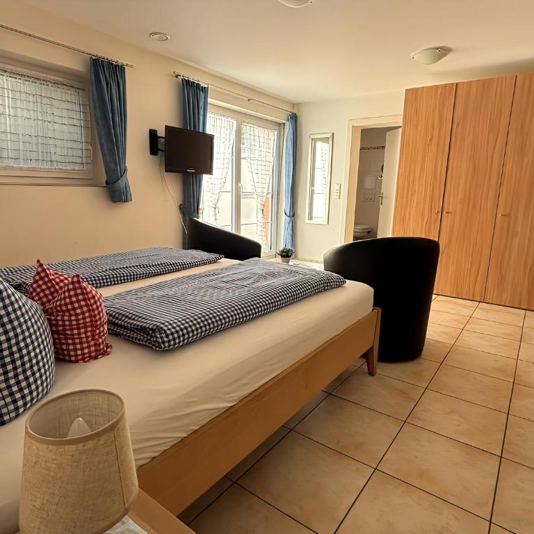 Hotel-Gasthof Adler - Classic Dreibettzimmer - Nebengebäude - 5