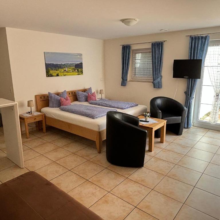 Hotel-Gasthof Adler - Classic Dreibettzimmer - Nebengebäude - 7
