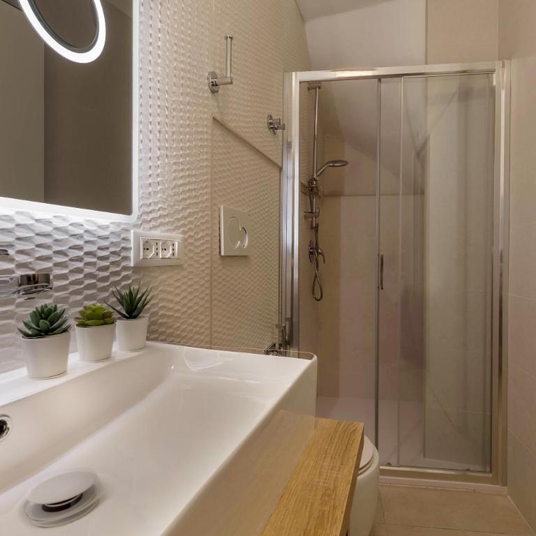 Martini Castello Boutique Rooms - Double Room with Private External Bathroom - 16