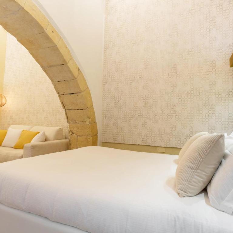 Martini Castello Boutique Rooms - Double Room with Private External Bathroom - 14