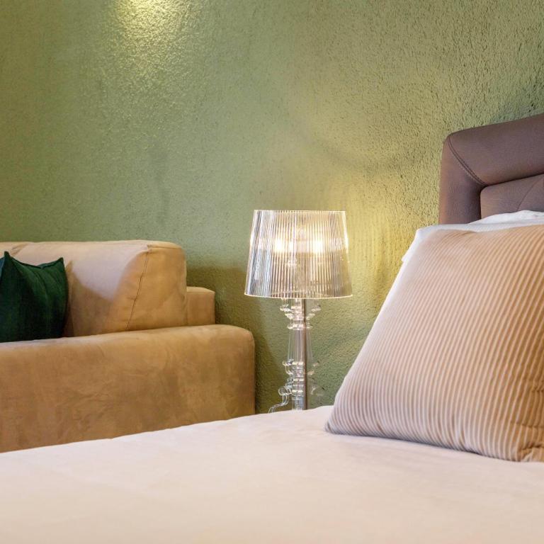 Martini Castello Boutique Rooms - Deluxe King Room - 8