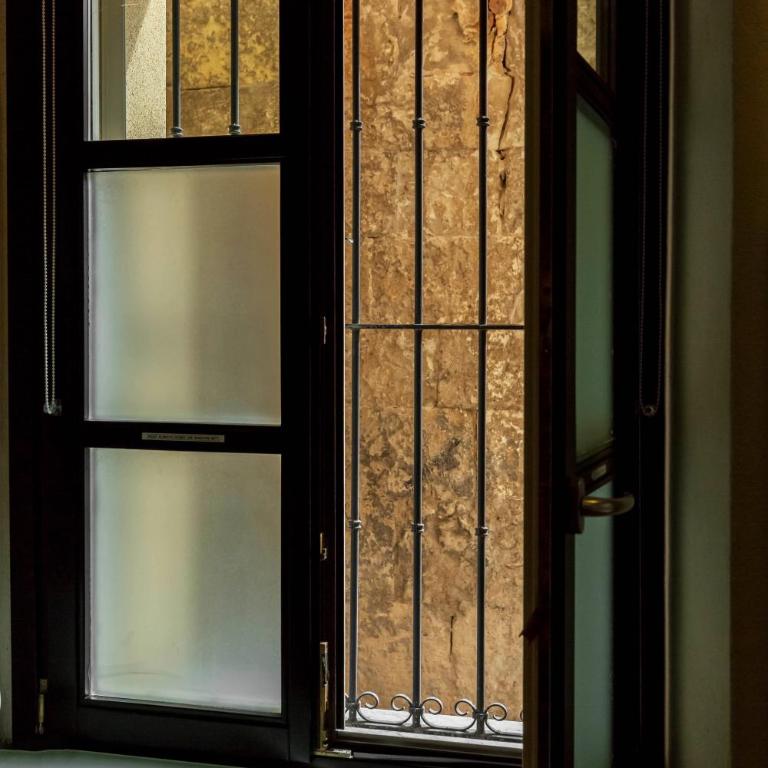 Martini Castello Boutique Rooms - Deluxe King Room - 10