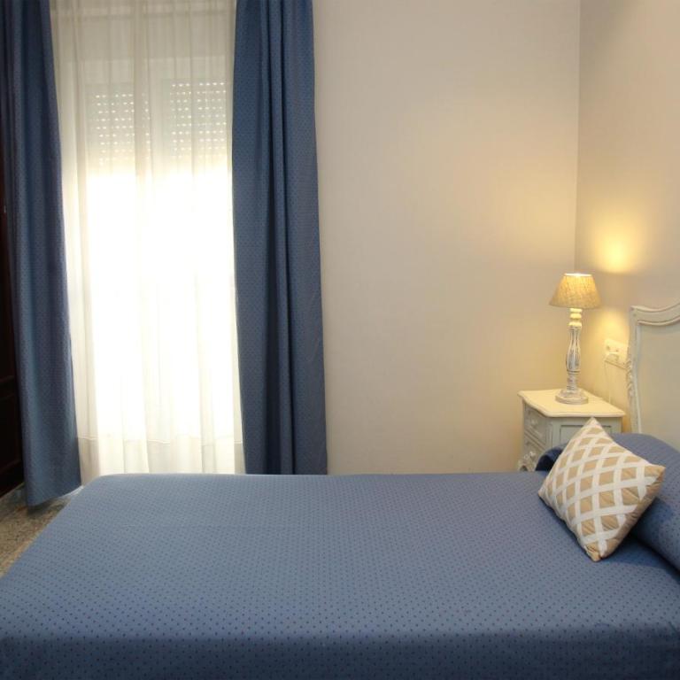 Hotel Maestranza - Habitación Doble Estándar con balcón - 1 o 2 camas - 4