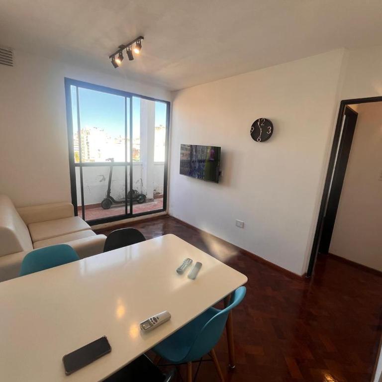 Hermoso departamento 2 dormitorios con cochera - Two-Bedroom Apartment - 1