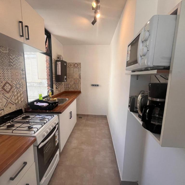 Hermoso departamento 2 dormitorios con cochera - Two-Bedroom Apartment - 9