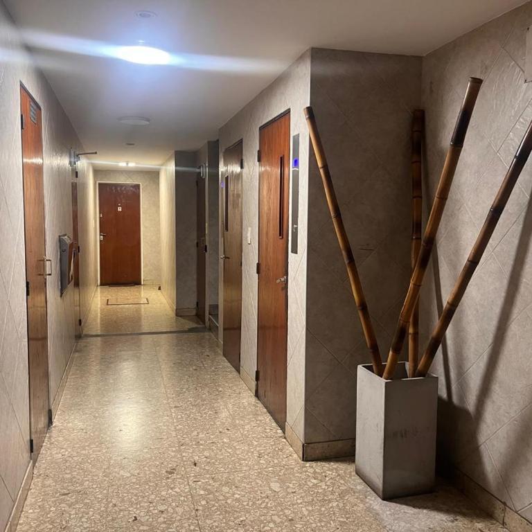 Hermoso departamento 2 dormitorios con cochera - Two-Bedroom Apartment - 10