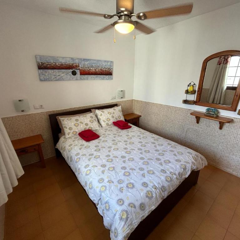 Lovely newly refurbished 1 Bedroom Flat Minutes From Sandy Beach,private terrace - One-Bedroom Apartment - 5