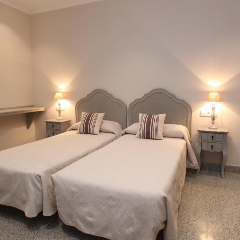 Hotel Maestranza - Habitación Triple Confort con ducha - 4