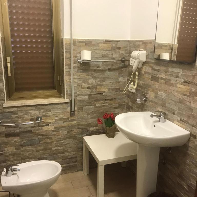 La Dimora dei sette Arcangeli - Triple Room with Private External Bathroom - 2