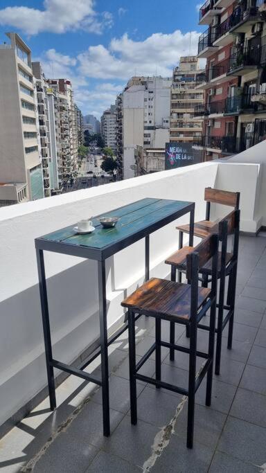 Avenida Córdoba pura luz y amplitud ,cochera - Apartamento de 1 dormitorio - 37