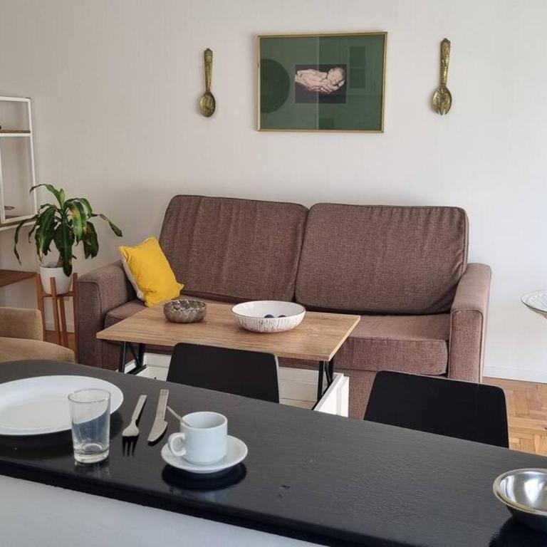 Avenida Córdoba pura luz y amplitud ,cochera - Apartamento de 1 dormitorio - 41