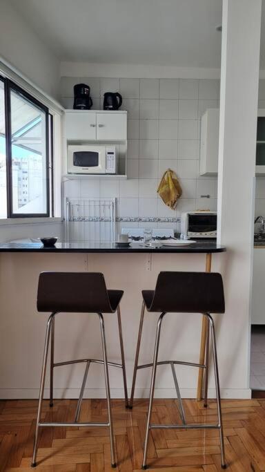 Avenida Córdoba pura luz y amplitud ,cochera - Apartamento de 1 dormitorio - 66