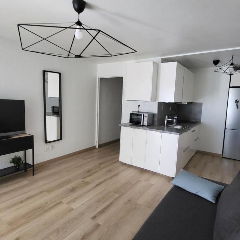 Appartement de 50 m2 climatisé et moderne à 100 m de la plage - Appartement 2 Chambres - 20