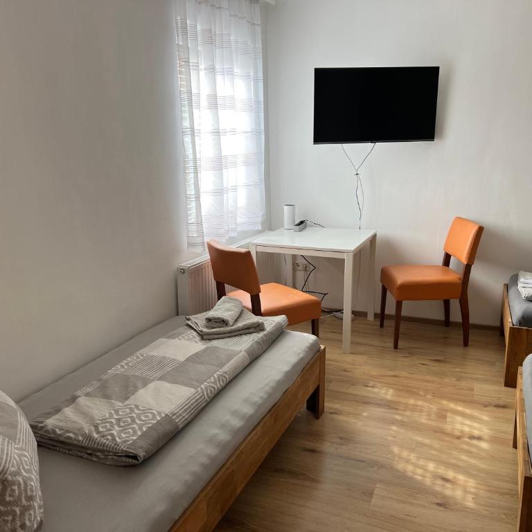 Roccos Raum - Dreibettzimmer mit Dusche - 4