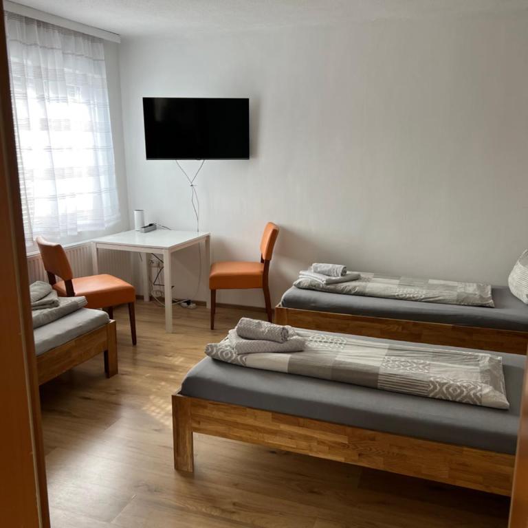 Roccos Raum - Dreibettzimmer mit Dusche - 5