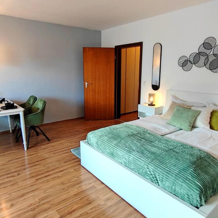 HOMELY STAY Serenity Greens - Stylisch Studio-Apartment with kitchen - 15 min from Central Station-pet friendly - Apartamento - 11