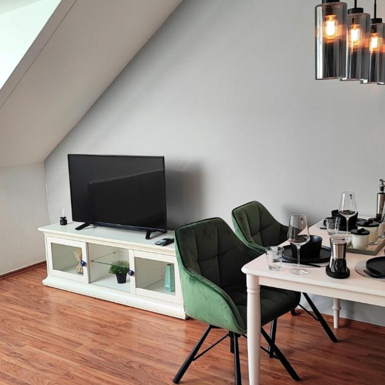 HOMELY STAY Serenity Greens - Stylisch Studio-Apartment with kitchen - 15 min from Central Station-pet friendly - Apartamento - 13