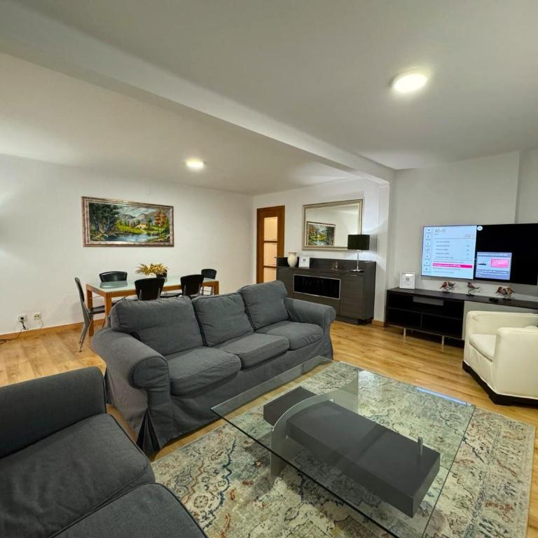 Apartamento Barbastro - Three-Bedroom Apartment - 1