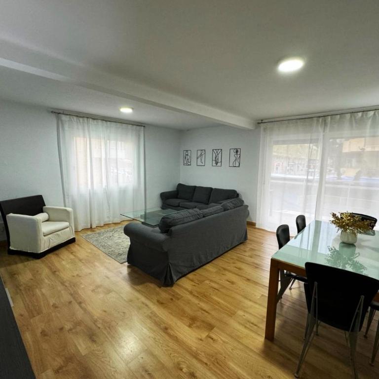 Apartamento Barbastro - Three-Bedroom Apartment - 6