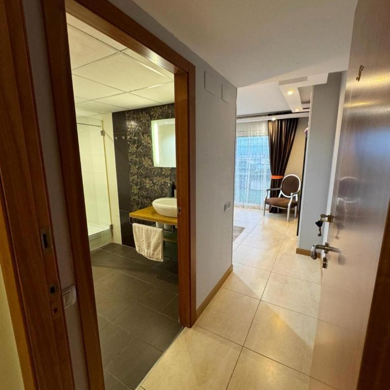 Bed and Breakfast en Salou - Suite Deluxe con bañera de hidromasaje - 7