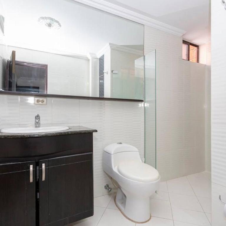 ¡Apartamento HOME LAURELES excelente ubicación! - Apartamento - 11