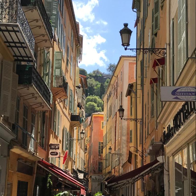 Spacious and bright flat close to the beach : heart of old Nice - Deluxe Suite - 5