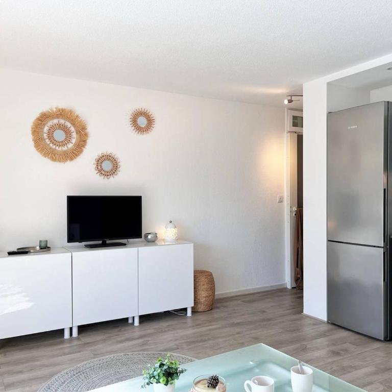 Charmant T2 climatisé avec piscine, terrasse, parking et Wi-Fi - 4 couchages, Le Lavandou - FR-1-251-540 - Appartement - 2