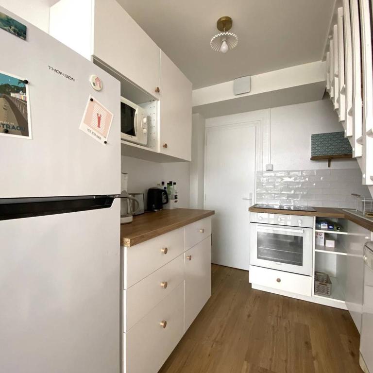 Appartement avec vue sur mer, proche plage, terrasse et parking à Perros-Guirec - FR-1-368-417 - Maison de Vacances - 2