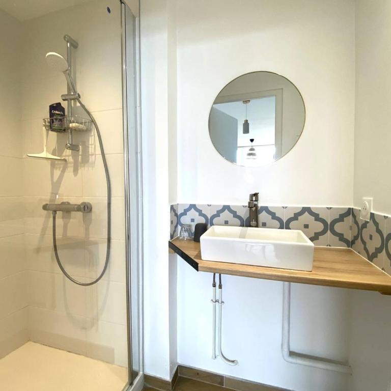 Appartement avec vue sur mer, proche plage, terrasse et parking à Perros-Guirec - FR-1-368-417 - Maison de Vacances - 3