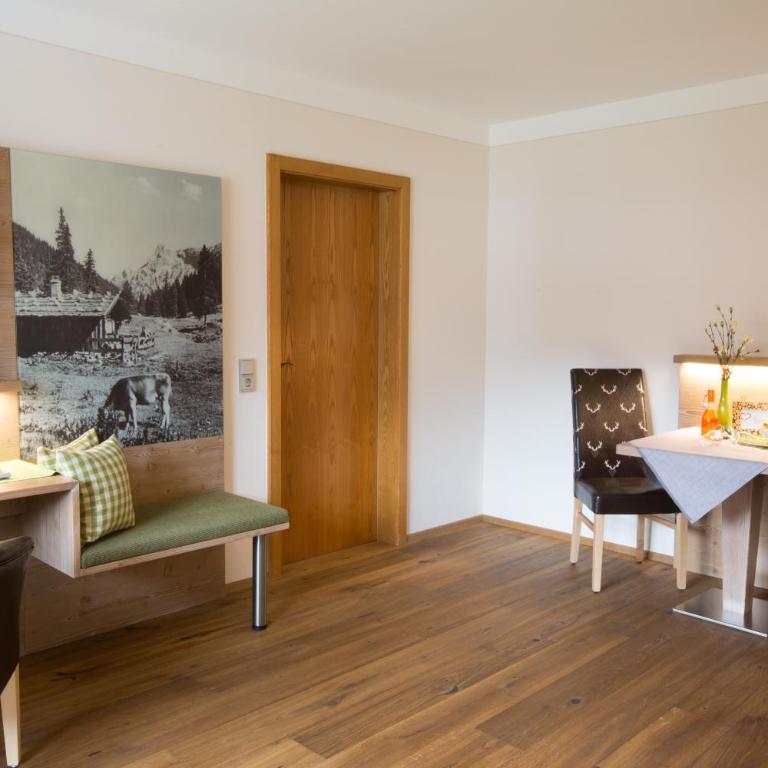 Der Helmerhof Allgäu Hideaway - Familienzimmer mit Balkon - 4