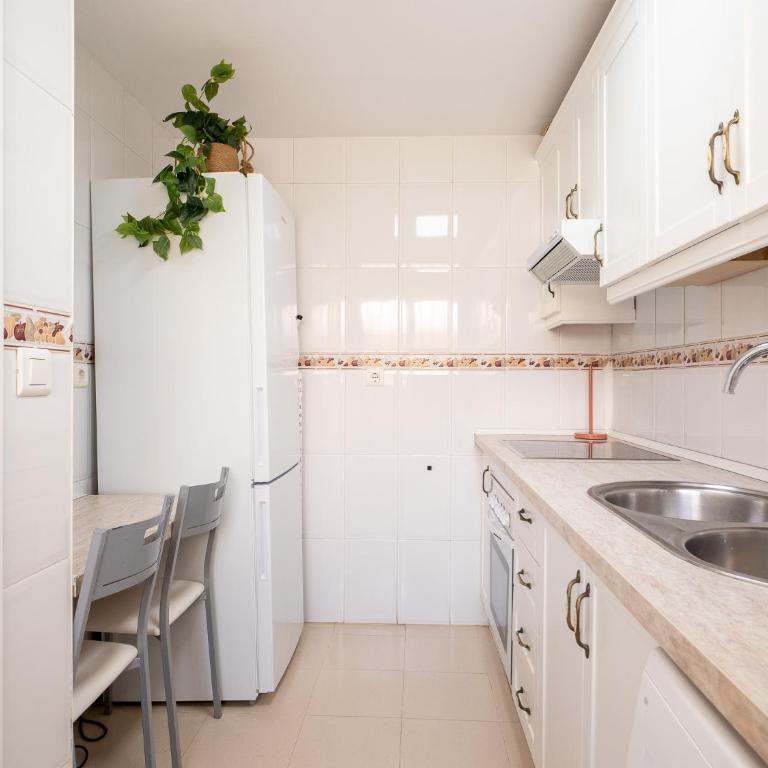 MAGNIFICO PISO DE PLAYA EN BENALMÁDENA COSTA - Apartamento de 2 dormitorios - 9