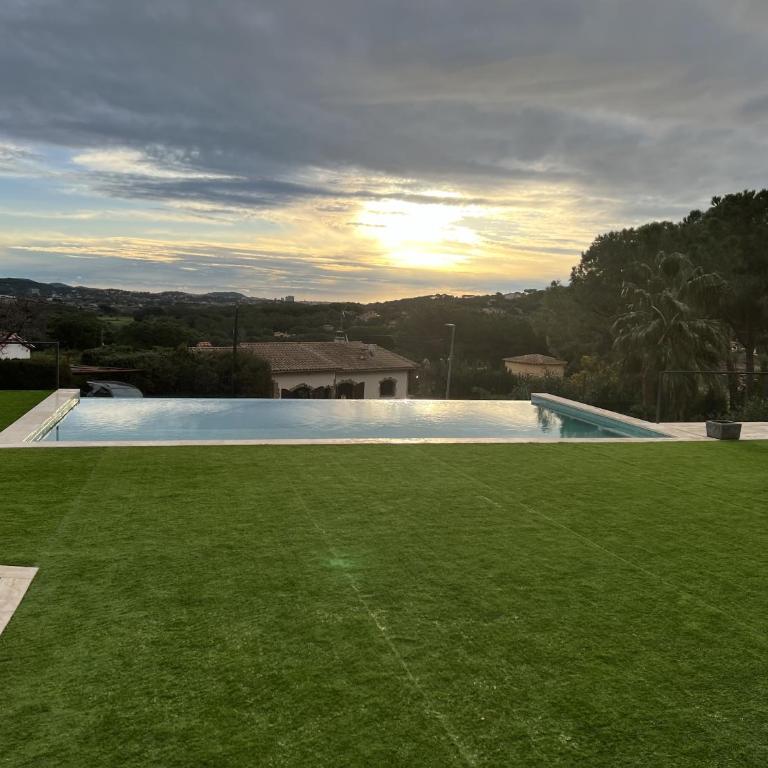 Casa Mas Cabañas con piscina infinita con playa - Villa - 2