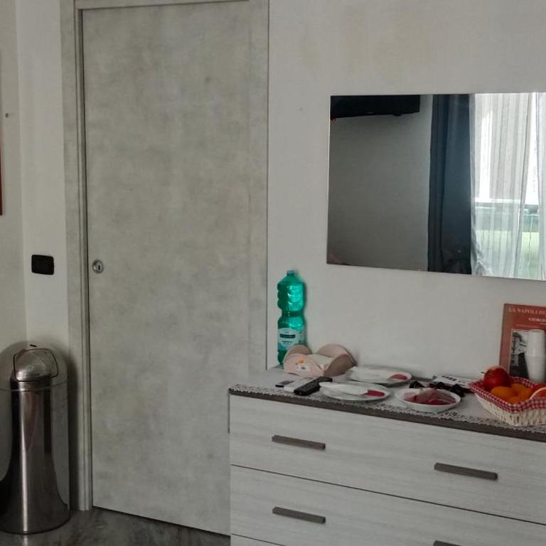 LA DIMORA DI TOTÒ - Camera Matrimoniale con Balcone (2 Adulti + 1 Bambino) - 4