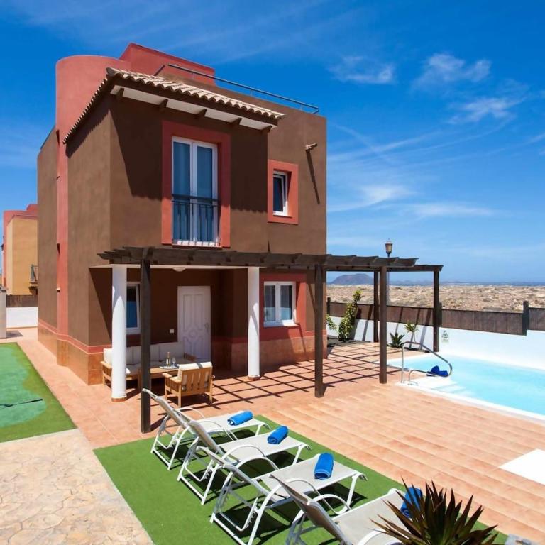 Villa Emma - Private Pool Wifi FIBRA Mini-Golf - Three-Bedroom Villa - 2