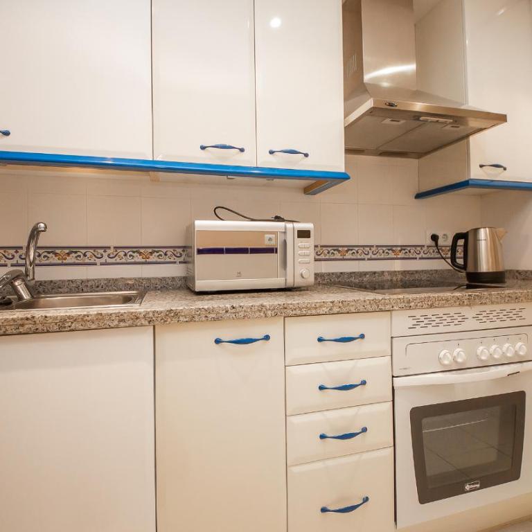Marina Real 253 - Room #1183945002 - 22