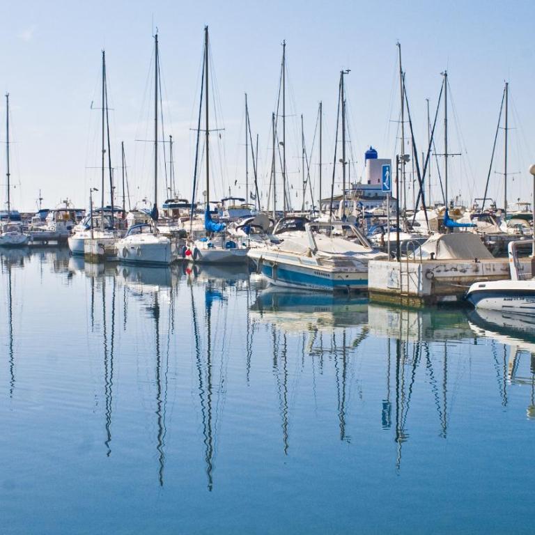 Marina Real 253 - Room #1183945002 - 35