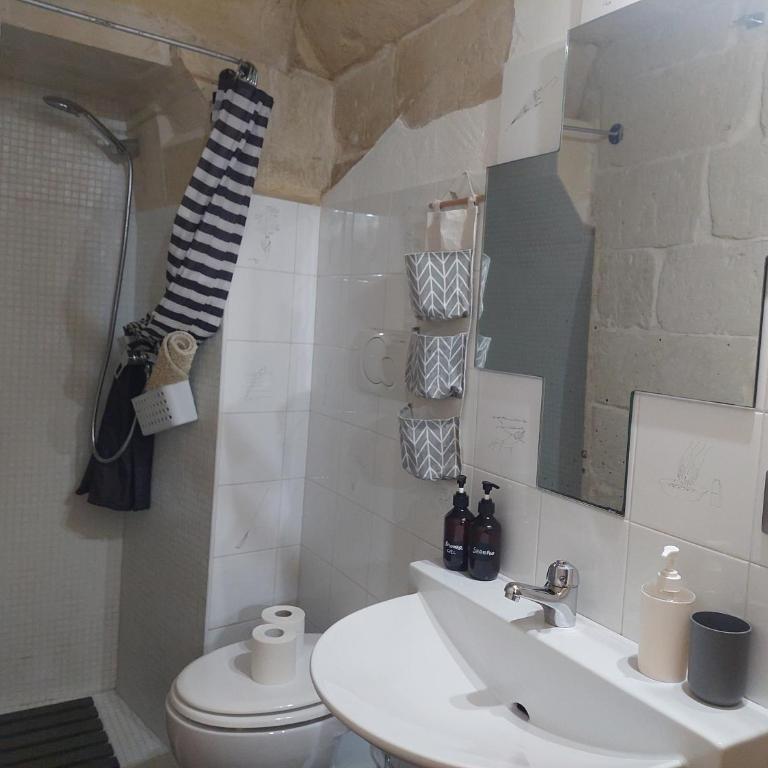White Suite B&B - Camera Matrimoniale Basic - 3