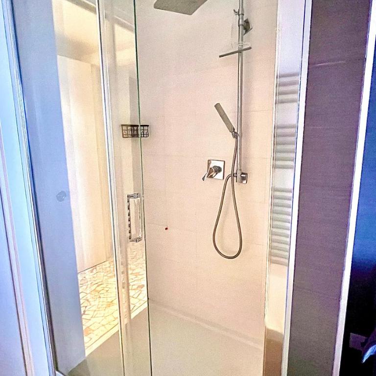 Sunny's House - Appartamento con 2 Camere da Letto e Balcone - 10