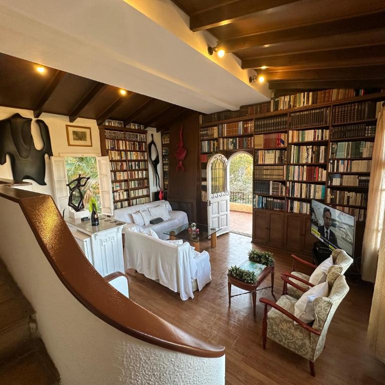 Casa única con jardín a 45 metros de la playa. BE - Villa - 39
