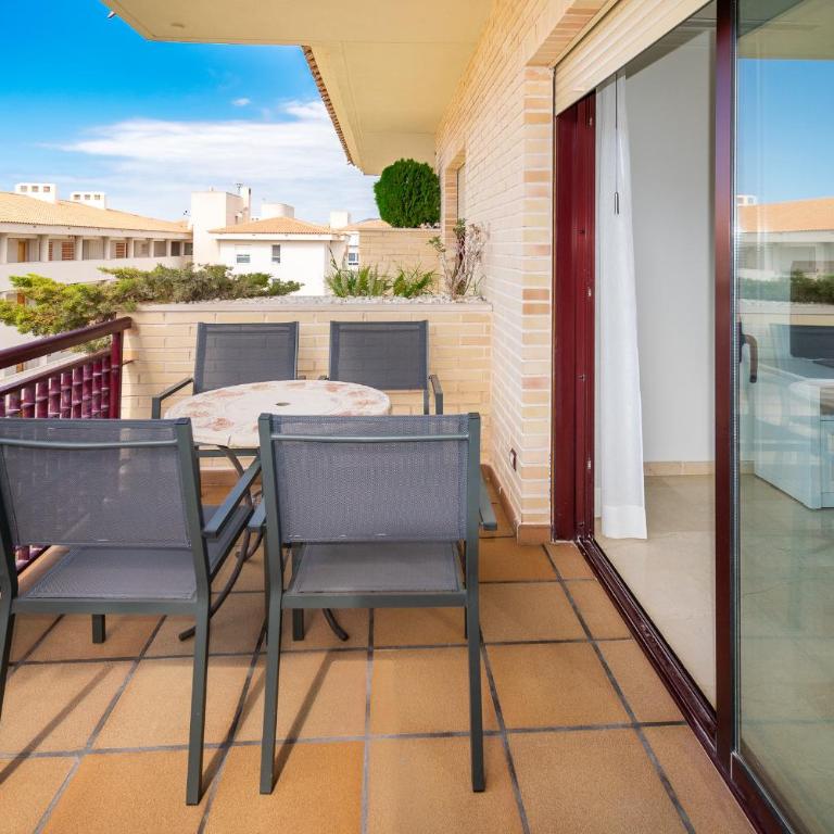 Apartamentos Albir Confort 3 dormitorios - Three-Bedroom Apartment - 8