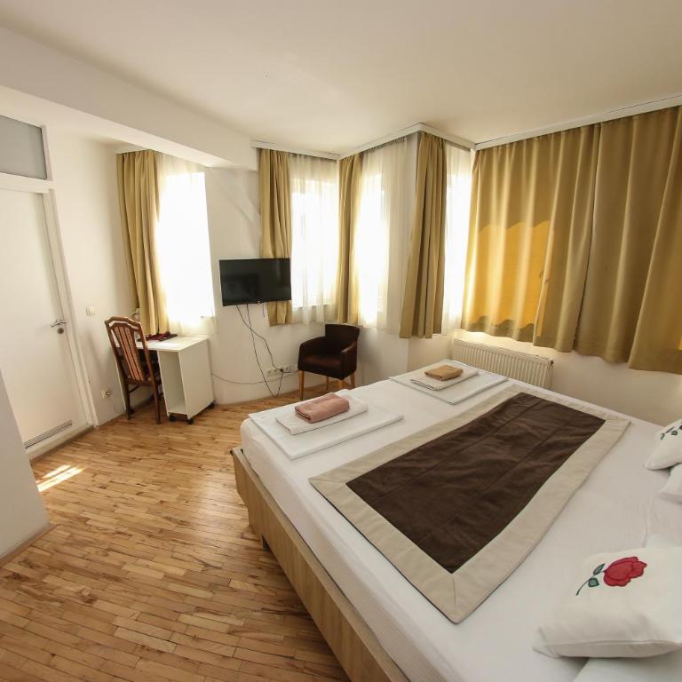 Hotel Hayat - Double Room - 11
