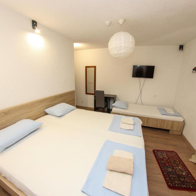 Hotel Hayat - Trokrevetna Soba - 28